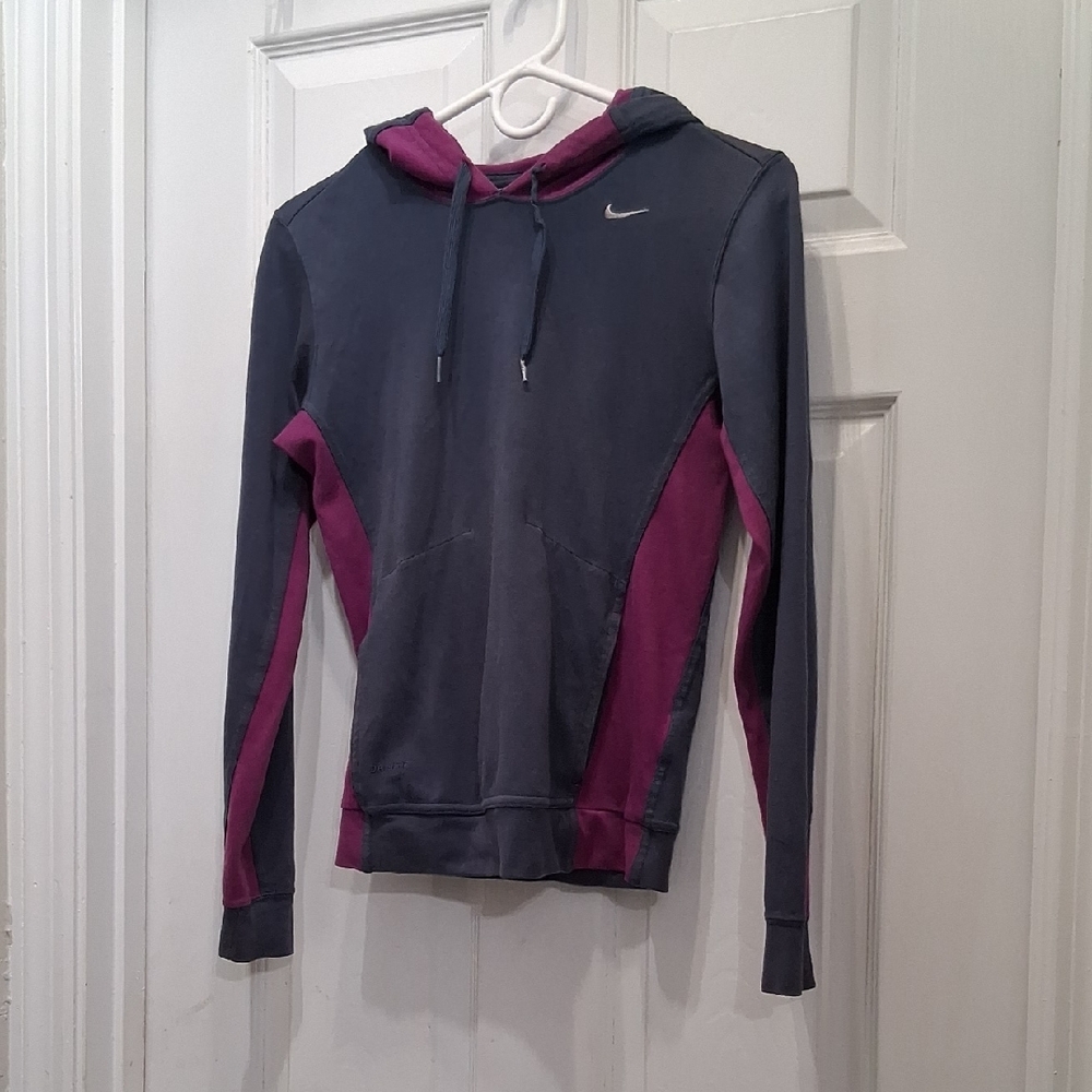 Nike Women's Charcoal and Magenta Hoodie